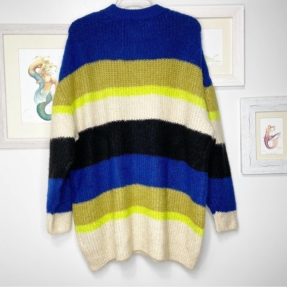 H&m x Kangol Fuzzy Striped Oversized Sweater Size Medium - Picture 7 of 13